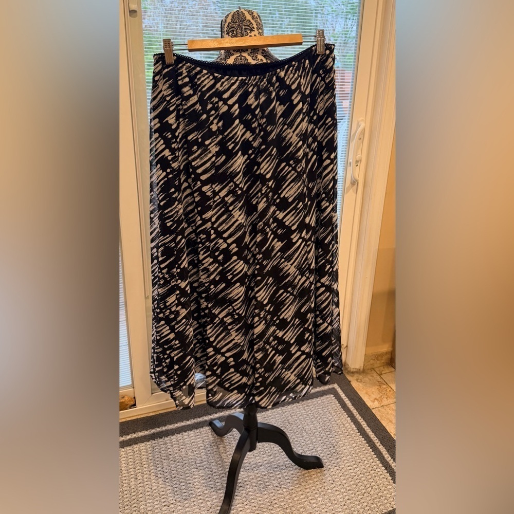 JM Collection Black and White Maxi Skirt